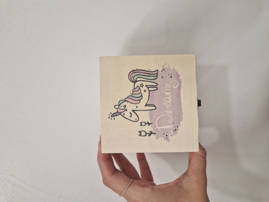 Picture of Unicorn box